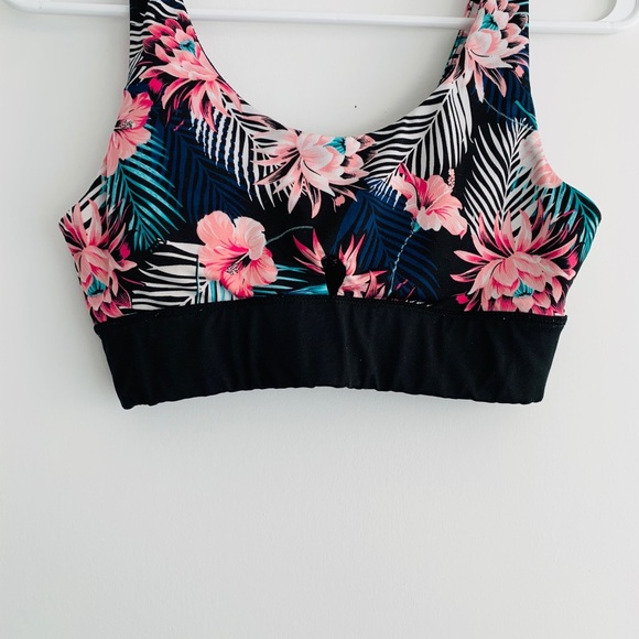 Other - Floral gym bra. Size small. Very comfortable.